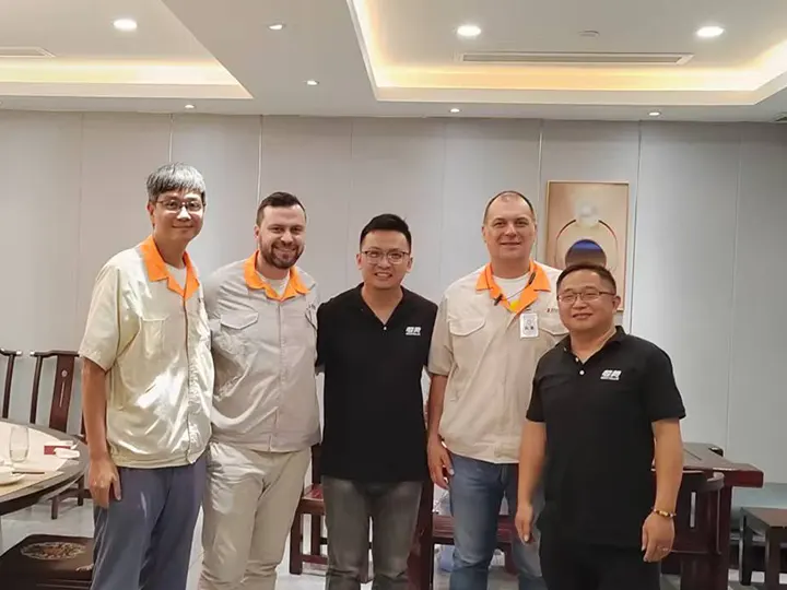 The customer ordered 4921 printheads